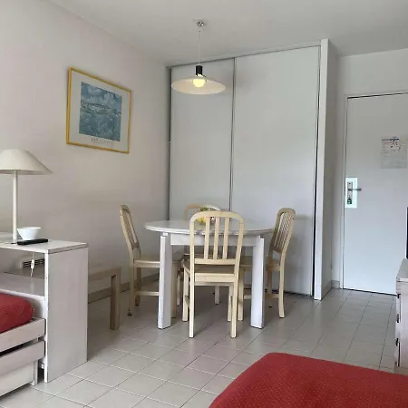 2 Pieces Avec Piscine - 4 Couchages, Juan Les Pins - Fr-1-252-190 *