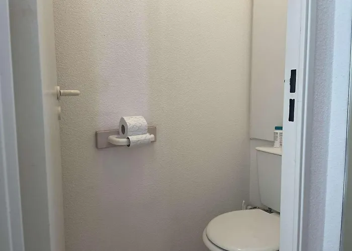 2 Pieces Avec Piscine - 4 Couchages, Juan Les Pins - Fr-1-252-190 *